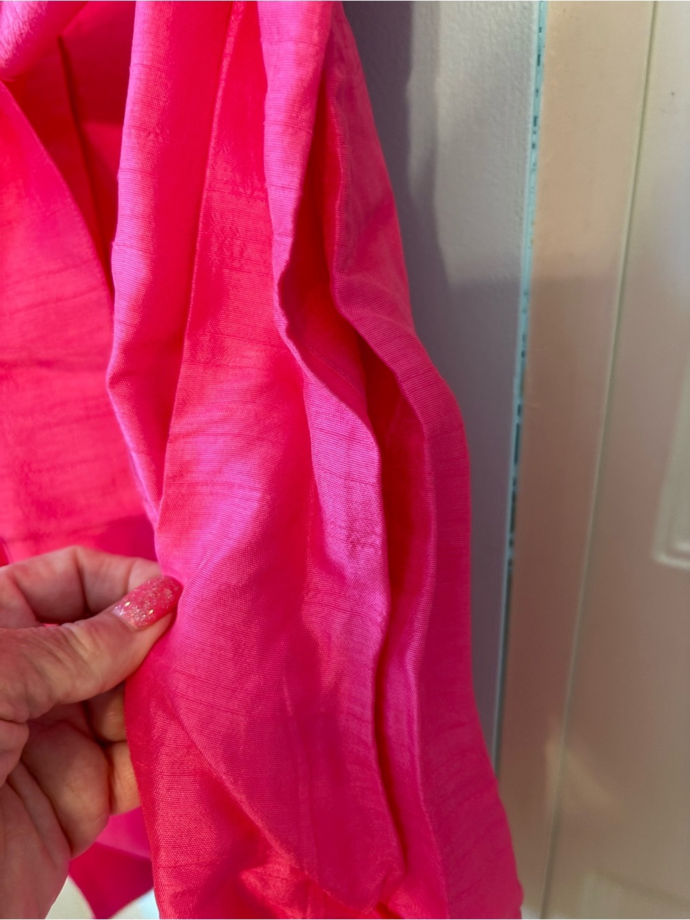 NWT Navy Bleu bright pink silk style dress with side pockets and belt. Size Med. - Picture 4 of 5